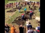 Медицина здесь бессильна: сеть насмешило видео могильного чемпионата в России (видео)