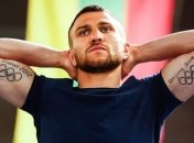 Шварценеггер навестил Ломаченко в больнице  