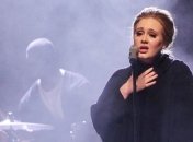 Адель возвращается в студию