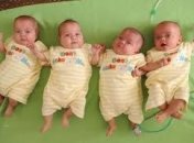 Четверо близнецов чудом выжили