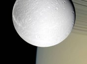 Еще один спутник Сатурна может скрывать под поверхностью жидкий океан