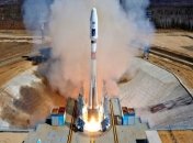 На стартовой площадке космодрома Восточный установили ракету "Союз-2.1б"