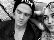 Мини-юбилей: Майли Сайрус и Коди Симпсон отмечают годовщину отношений