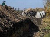 Общая протяженность окопа – 70 километров