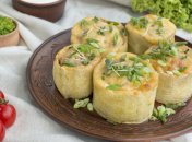 Фаршированные кабачки с рисом, яйцом и морковью