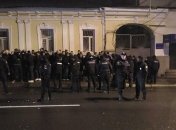 Украинские и голландские болельщики разгромили харьковский паб (Видео)