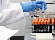 В Киеве в общежитии вспышка коронавируса: один человек умер