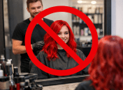 Девушка в кресле парикмахера