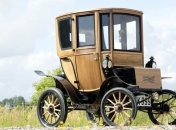 110-летний электромобиль ушел с молотка