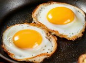 Яйца можно пожарить и без света (изображение создано с помощью ИИ)