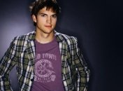 Папарацци впервые засняли лицо сына Эштона Катчера 