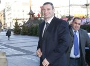 Кличко сегодня посетит Лондон 