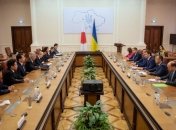 Гончарук принял японскую делегацию: говорили об IT в Украине