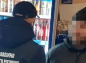 Во львовском магазине задержали вооруженного грабителя (Фото)