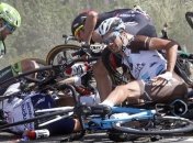 На "Тур де Франс" страшный завал около 20-ти велогонщиков (Видео)