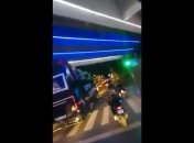 В Турции футболист выпал из автобуса (видео)