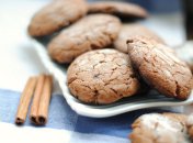 Шоколадное печенье с кофе и корицей