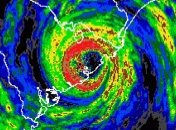 Число жертв урагана на востоке США достигло 22 человек