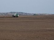 В Донецкой области подорвался трактор, пострадал водитель