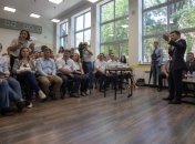 Зеленский встретился в Мариуполе с прогрессивной молодежью и представителями бизнеса