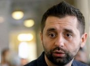 В Офисе президента - негативная обстановка на грани истерики: политический психолог о последних заявлениях членов Зе-команды