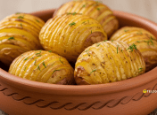 Запечена картопля-гармошка