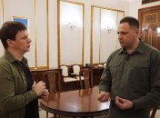 Звинувачення у співпраці з фсб та наявність планів стати президентом: ТОП-9 заяв Андрія Єрмака в інтерв'ю Дмитру Комарову
