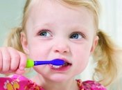 Почему следует чистить зубы каждый день?