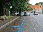 Синяя разметка появляется в украинских городах