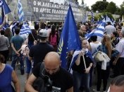 В Греции протестующие пытались прорваться в здание парламента