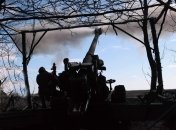 Українські військові тримають оборону