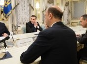 Порошенко обсудил с председателем ОБСЕ ситуацию на Донбассе