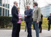 Меркель и Зеехофер стремятся наладить отношения, чтобы не проиграть выборы