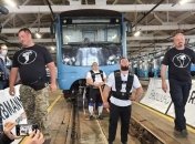 Перетягивание поезда: в Киевском метрополитене установили рекорд Украины (фото)