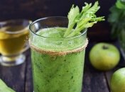 Рецепт дня: витаминный смузи из яблок и зелени