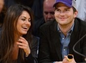 Рождественская фотосессия дочери Милы Кунис и Эштона Катчера