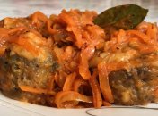 Хек у томатному соусі