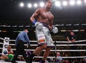 Претендент на бой с Ломаченко избил соперника (Видео)