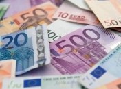 Евро и доллар упали в цене: НБУ опубликовал курс валют на 17 декабря 