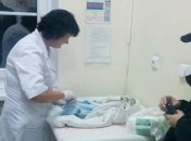 Пьяные родители оставили на улице 3-месячного младенца