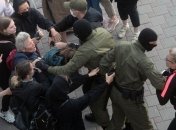 Силовики Лукашенко жестко задерживают участниц женского марша в Минске (Фото, Видео)