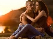 Ученые рассказали, что мужчин привлекает в женщинах больше всего