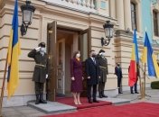 "Не боится называть Крым украинским": Зеленский поделился впечатлениями от встречи с Санду (фото и видео)