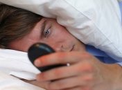 Разговаривать по телефону перед сном вредно для здоровья 
