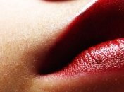 Рецепт избавления от трещин в уголках губ 