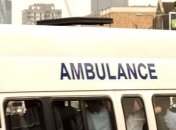 В Баку на проезжую часть обрушился выселенный дом, есть жертвы