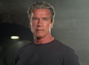 Арнольд Шварценеггер едва не стал жертвой слона (Видео)