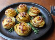 Розы из картофеля