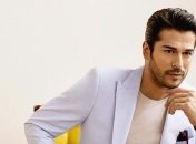 Звезда "Великолепного века" поделился трогательным фото со своим сыном