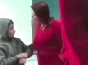 Вчителька давала потиличники і кричала: відео уроку в школі на Львівщині схвилювало мережу